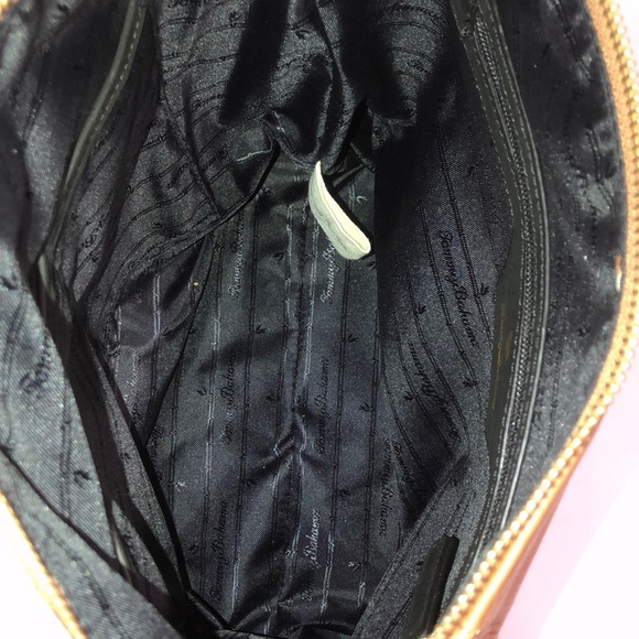 Tommy Bahama caramel brown leather shoulder bag in like new condition #pockets! - Picture 8 of 12